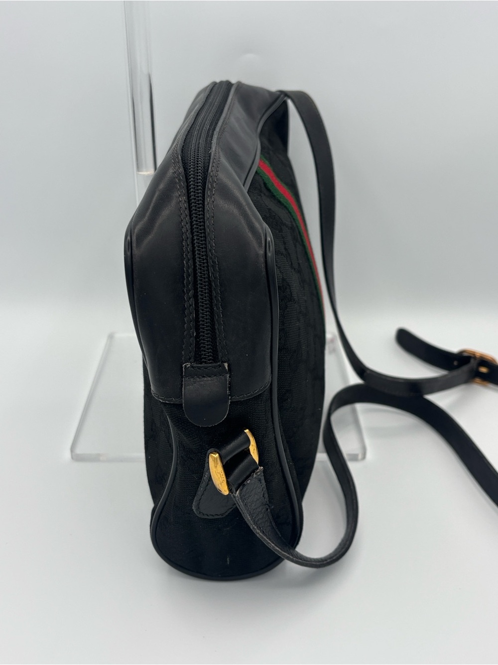 Vintage Gucci Sherry Shoulder Bag -  Black Canvas and Leather - Picture 3 of 14